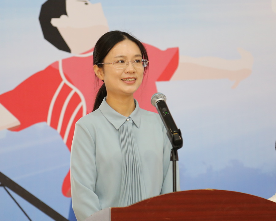 讲话.JPG