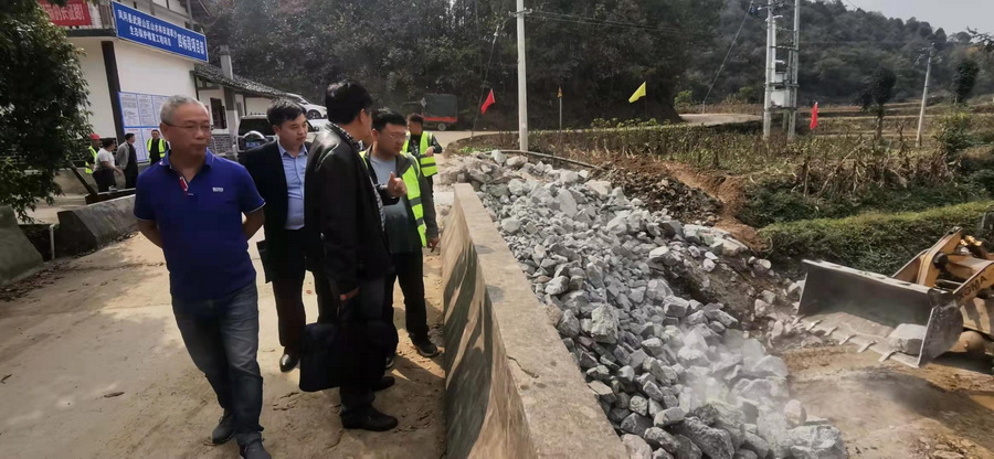 省地矿局第二质量巡查组到贵州地矿114队开展巡查 (1).jpg